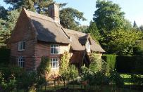 FraminghamPigotthatchedcottagelowres